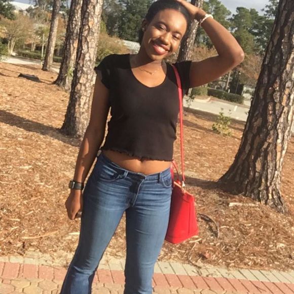 Meet your Posher, Michaela - Picture 1 of 1